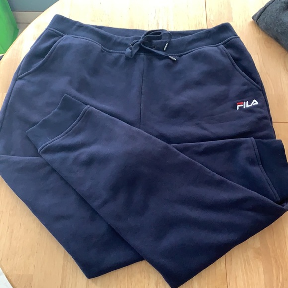 Fila Navy Blue Sweatpants size XL Excellent Condition Comfortable and warm! - Picture 5 of 5